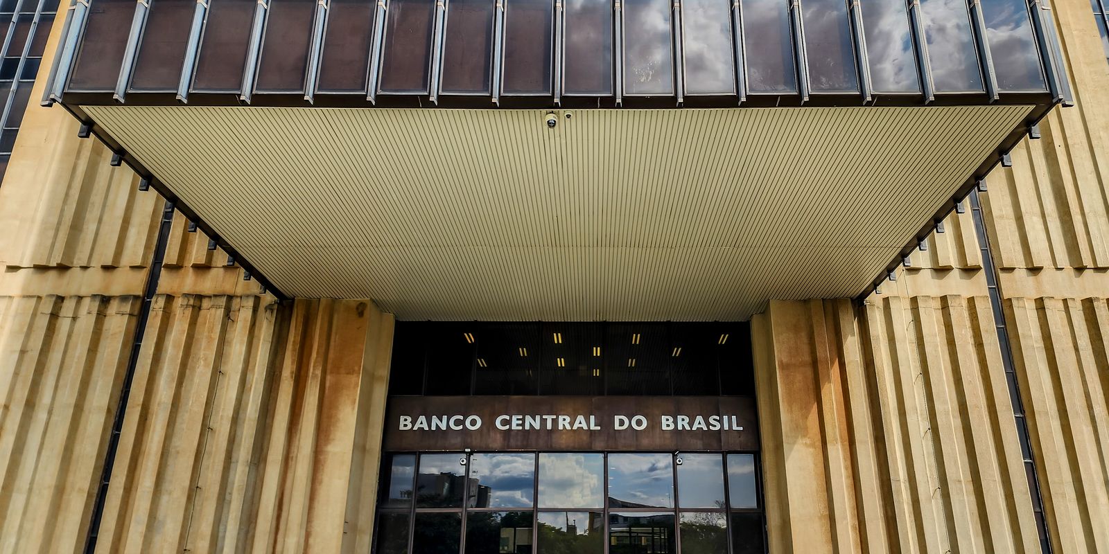 Mercado eleva previsão da inflação para 4,17% este ano