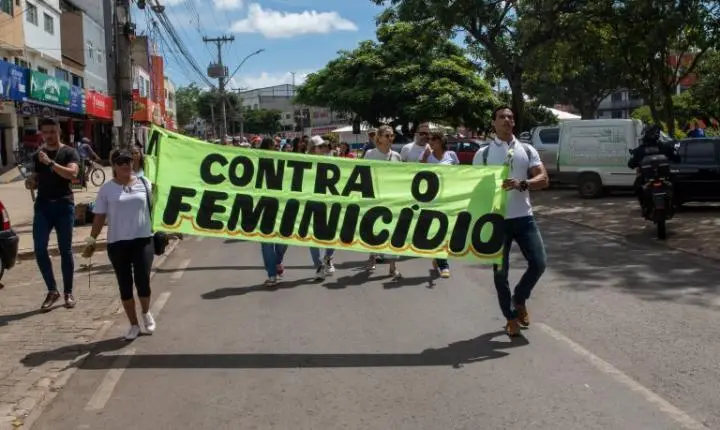 Comissão mista debate violência contra a mulher e aplicação da Lei do Feminicídio; participe
